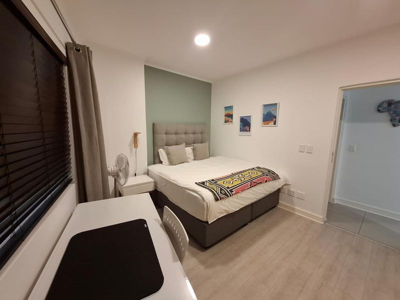 Stylishly furnished 2 bedroom apartment - Photo 9