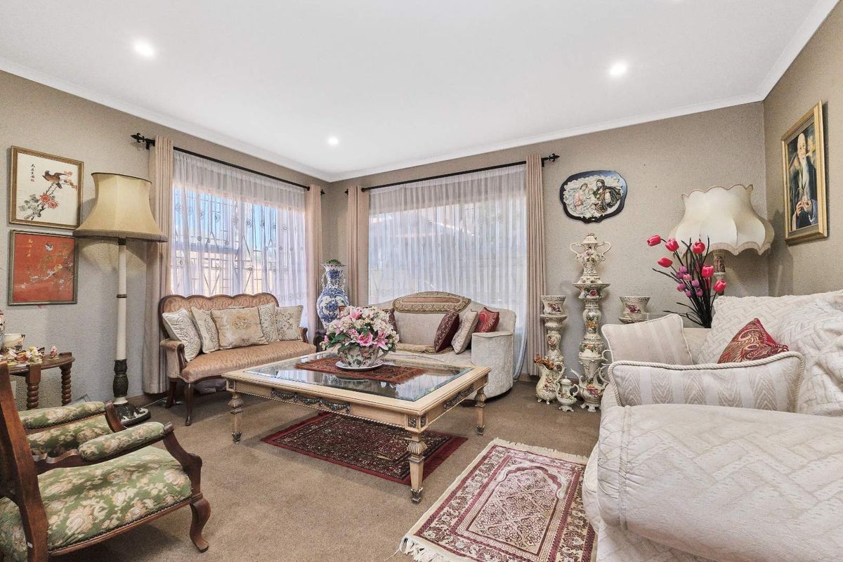 Spacious Family Home with Endless Potential - Photo 2