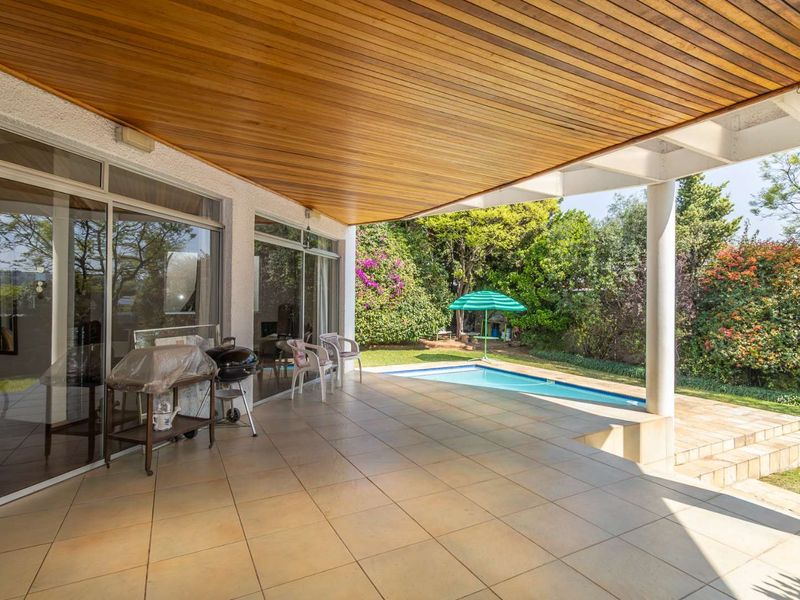 Delightful 3 Bed Family Home within walking distance to St Stithians College - Photo 6