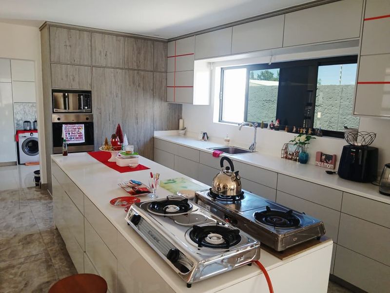 5 Bedroom Auasblick Mansion for Sale - Photo 5