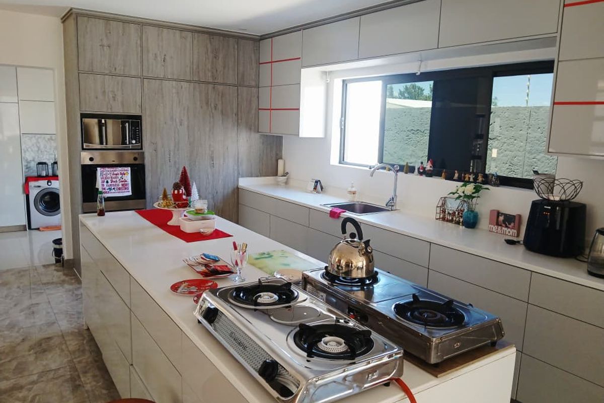 5 Bedroom Auasblick Mansion for Sale - Photo 5