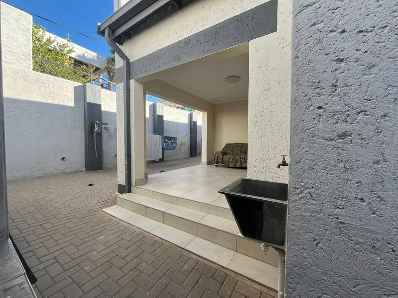 Modern Three bedroom home for sale in Khomasdal - Photo 10