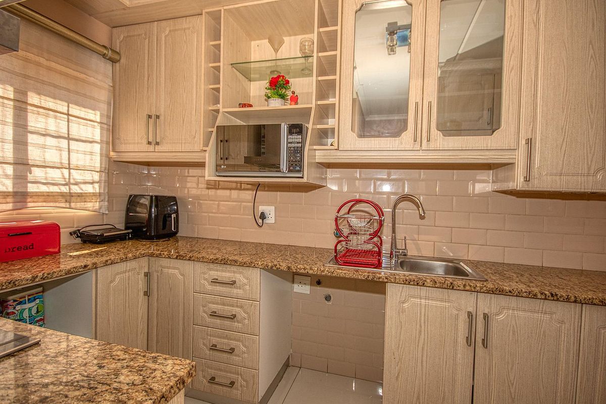 Meyersig family home ready for you! - Photo 4