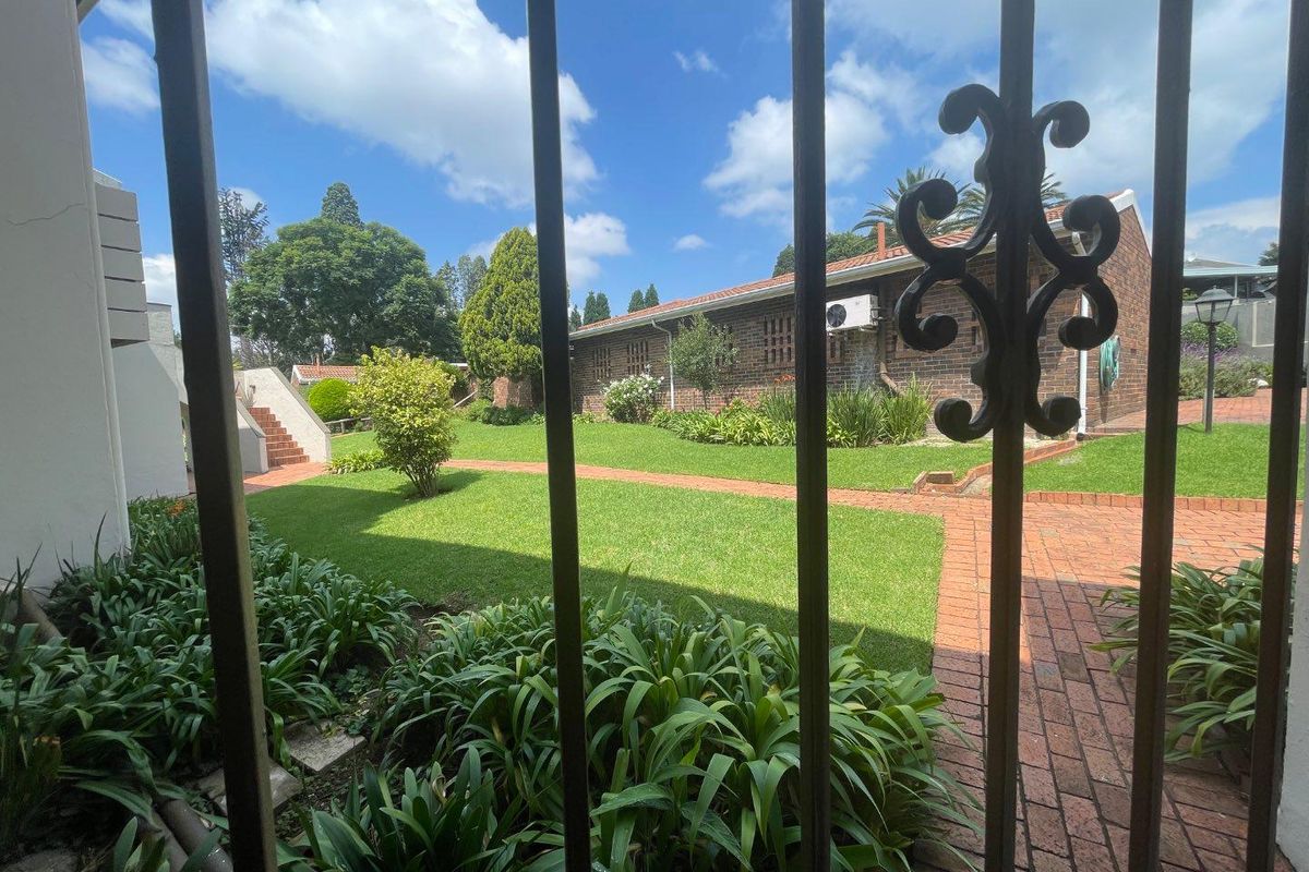 UNFURNISHED 2 BEDROOMS GROUND FLOOR - Photo 2