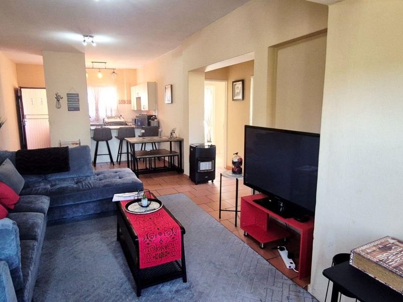 Ground Floor 3-Bedroom Townhouse in a Quiet Cul-de-Sac - Photo 1