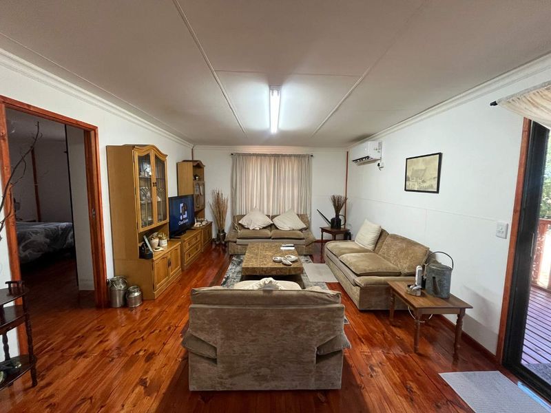 Beautiful 9.053 ha Smallholding with House & Cottage – Completely Off-Grid – Just Outside Upington - Photo 7