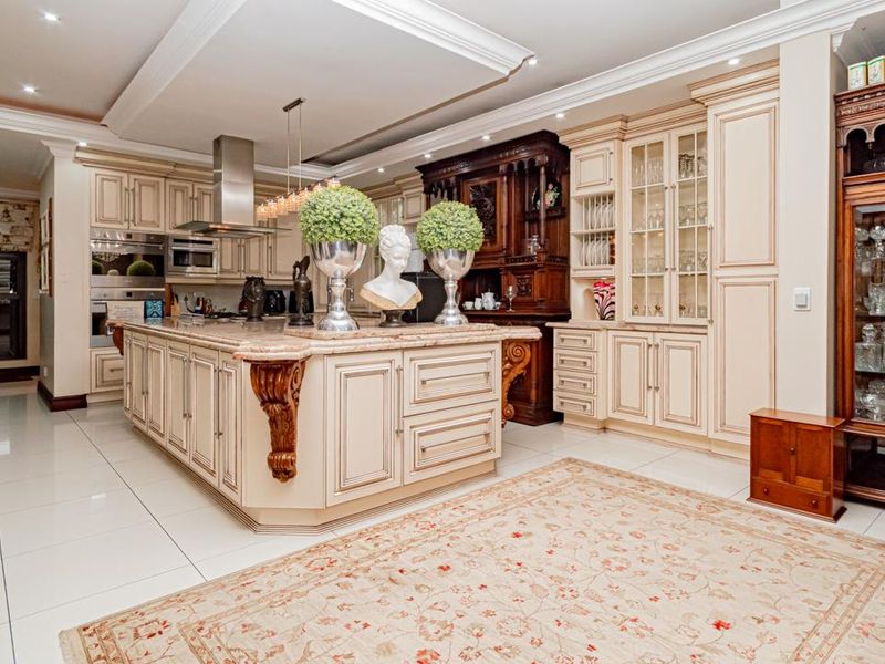 Meyersdal Eco Estate's most extraordinary residence where Elegance, Comfort and Sophisticated living reaches its zenith. - Photo 10