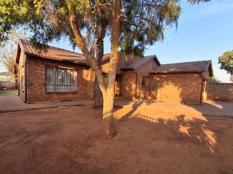 Three bedrooms house for sale in The Orchards - Photo 2