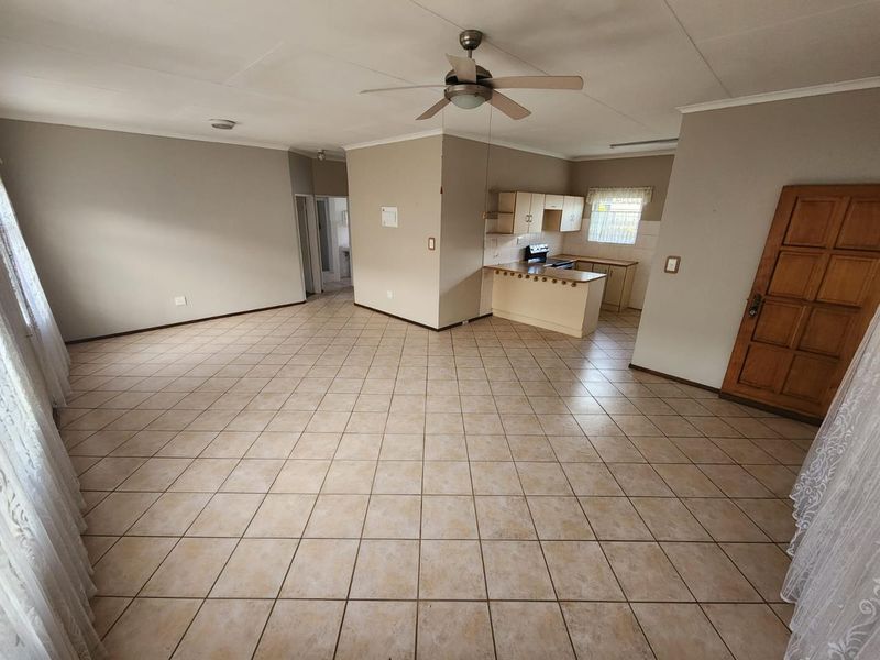 3 BEDROOM TOWNHOUSE FOR SALE IN A RETIREMENT VILLAGE ANNLIN PRETORIA - Photo 3