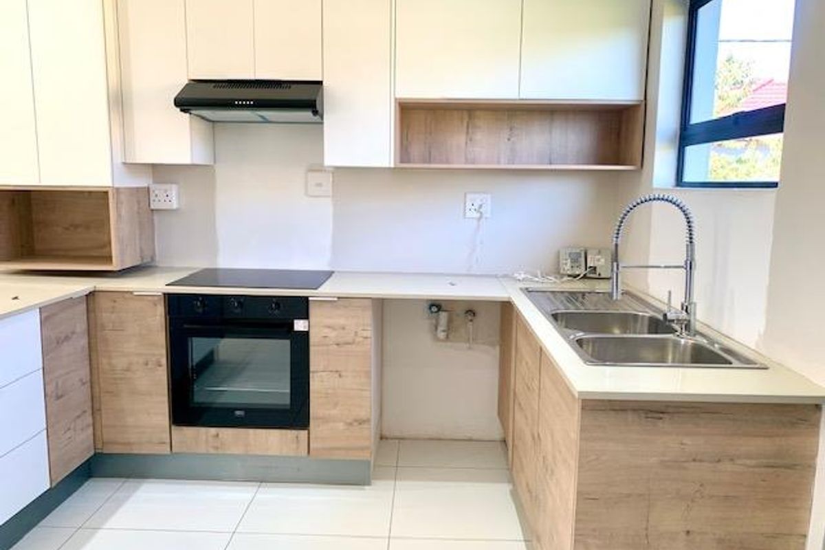 MODERN FAMILY HOUSE IN THABA NCHU - Photo 5