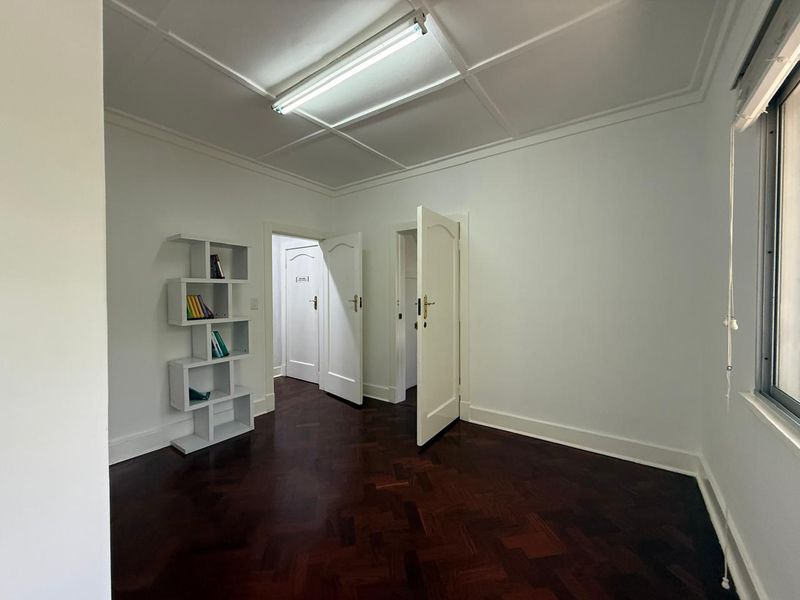 Prime Office Space Available – All-Inclusive Amenities - Photo 10