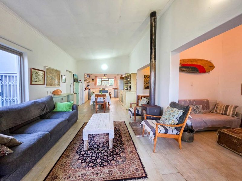 Harbour Area Family Home – Endless Potential in a Prime Stilbaai West Location. - Photo 3
