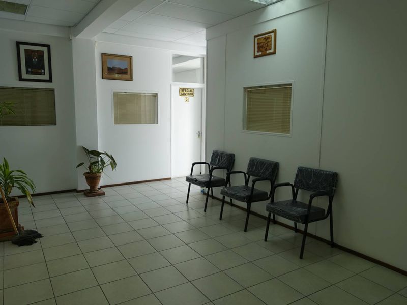 LARGE OFFICE SPACE ON TOP FLOOR OF MAKARIOS CENTRE - Photo 4