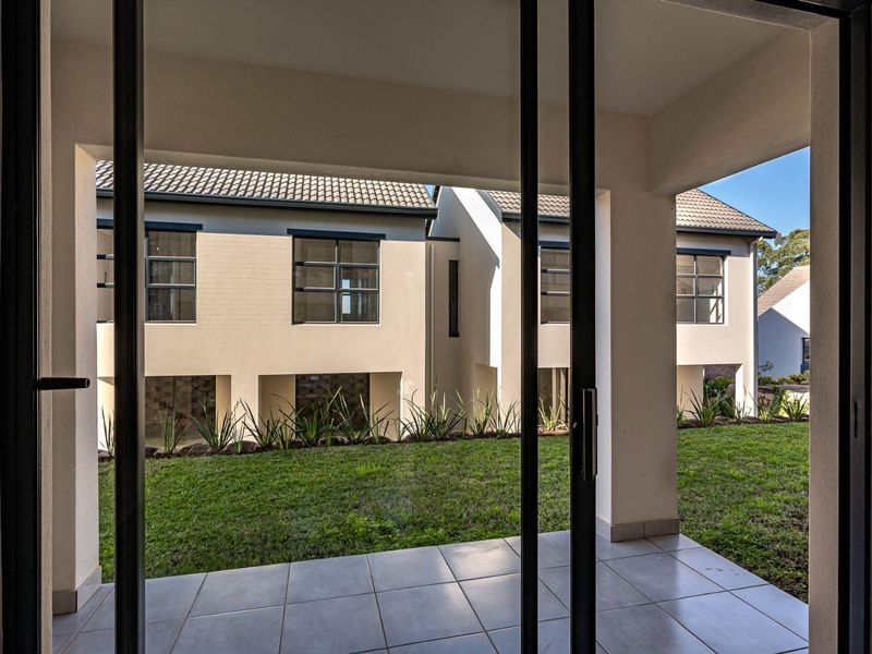 Kings Gate Estate 2 Bedroom Duplex - Photo 5