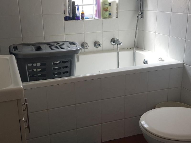 3 Bedroom House To Let in Sunningdale - Photo 5