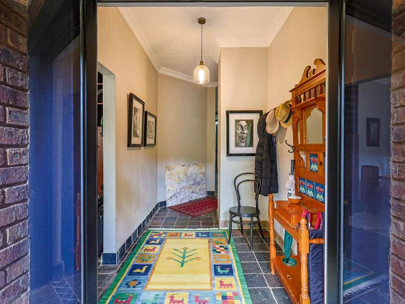 4 Bedroom Beauty For Sale in Erasmuskloof - Photo 3