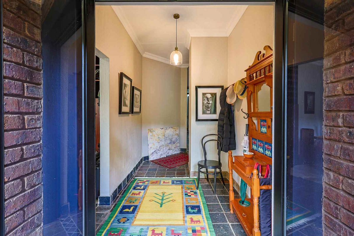 4 Bedroom Beauty For Sale in Erasmuskloof - Photo 3