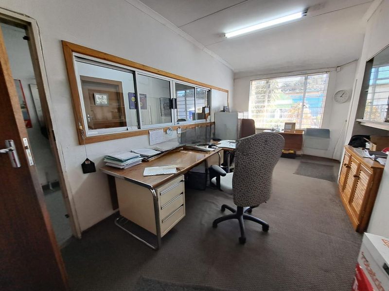 Versatile Business-Zoned Property in South Johannesburg - Photo 10