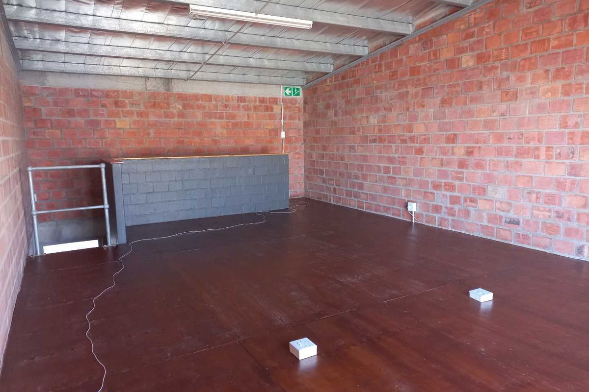 Secure unit within commercial business park! - Photo 4