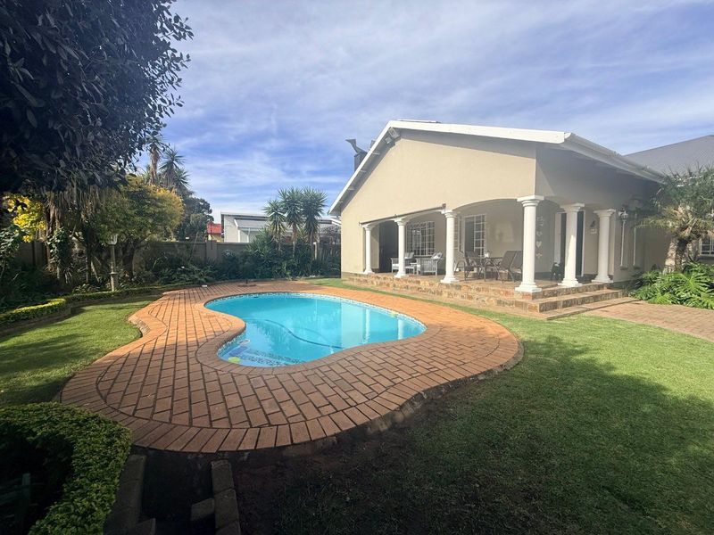 3 bedroom house for sale in Vryheid - Photo 1