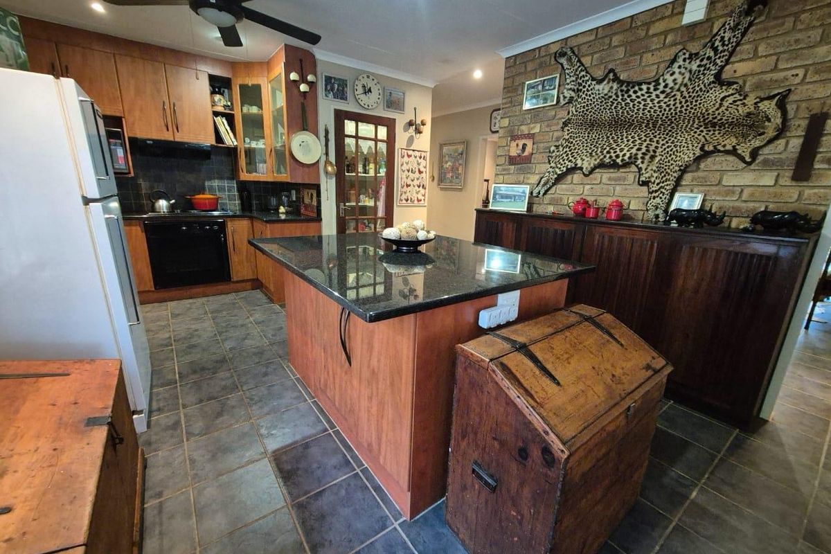 Embrace Tranquility: 3-Bed Retreat Near Nature Reserve - Photo 2