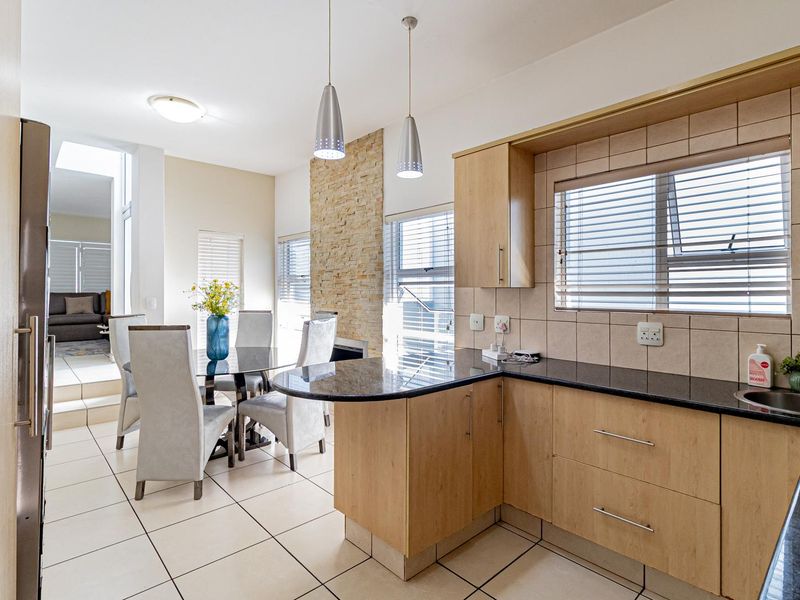 Modern Luxury Meets Secure Estate Living in the Heart of Ferndale - Photo 5