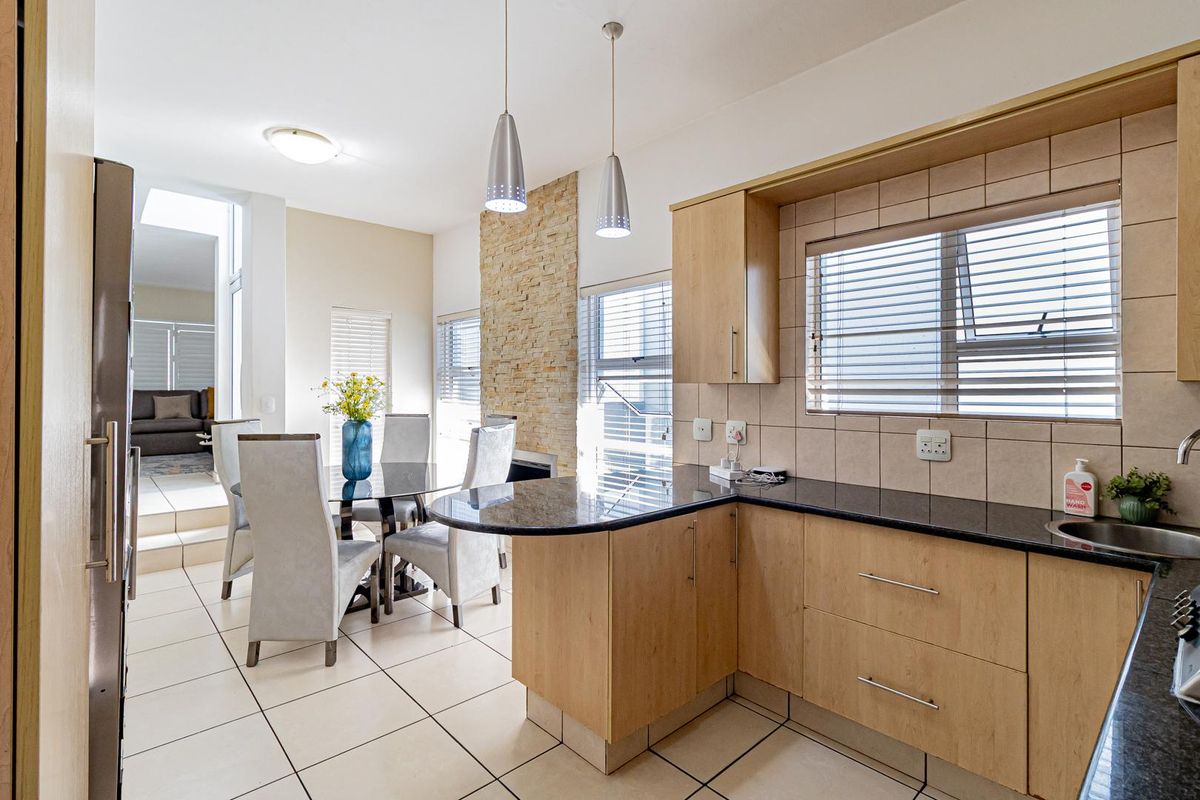 Modern Luxury Meets Secure Estate Living in the Heart of Ferndale - Photo 5