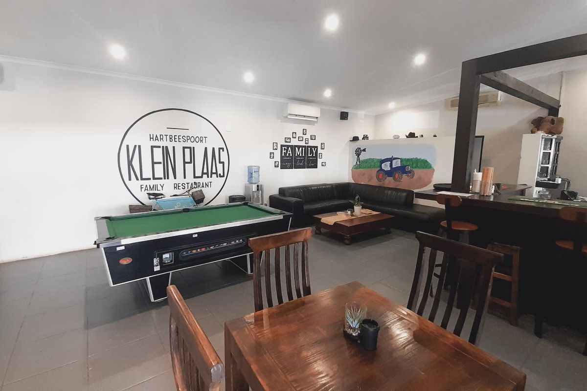 "Diverse Business Haven: Restaurant, Shops, Flats & Event Spaces!" - Photo 4