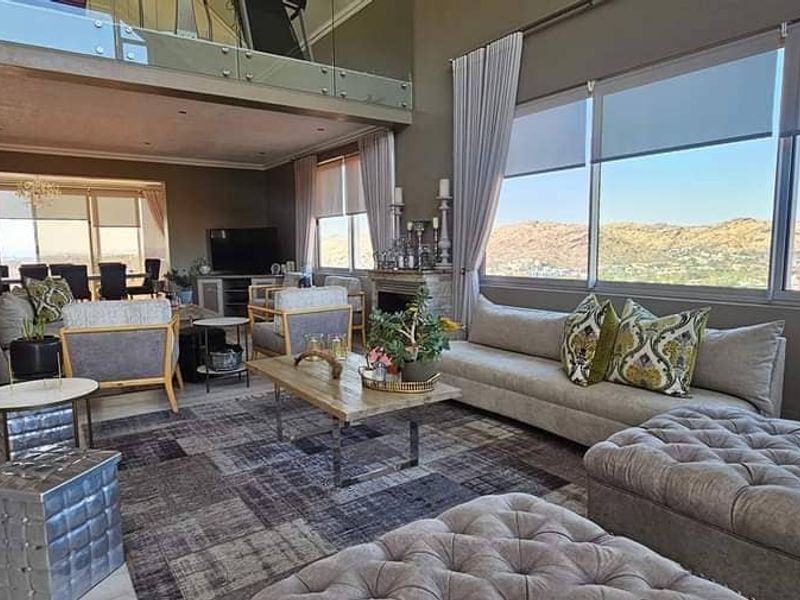 Where Convenience Meets Luxury - Photo 3