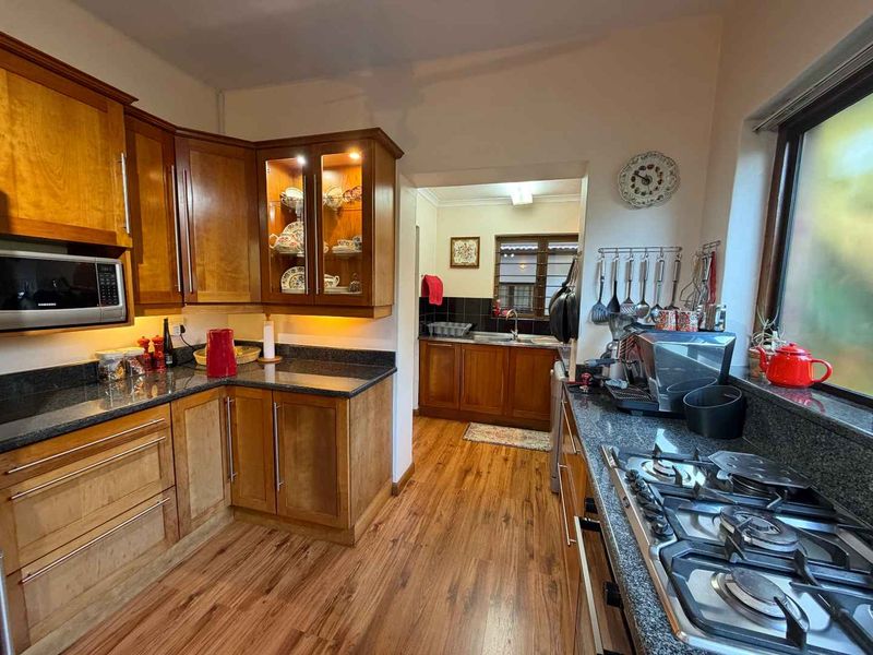 HENDRA - LOW MAINTENANCE, 429m2 WELL LOVED HOME WITH GARDEN COTTAGE - Photo 6