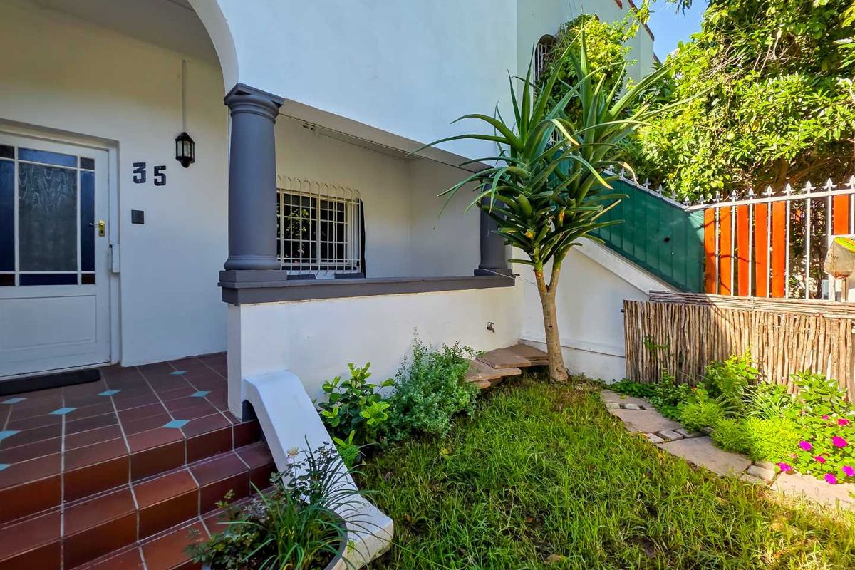 Charming Townhouse in Zonnebloem - Photo 5