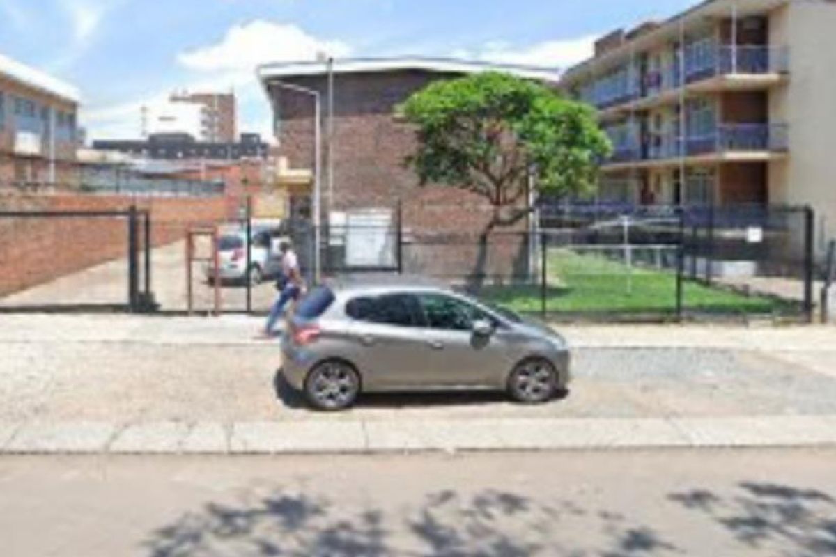 Beautiful Starter Home or Investment - Photo 2