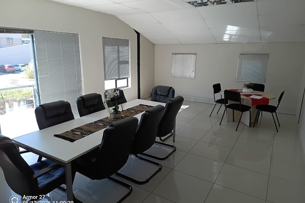 Warehouse with offices for rent - Southern Industrial - Photo 5