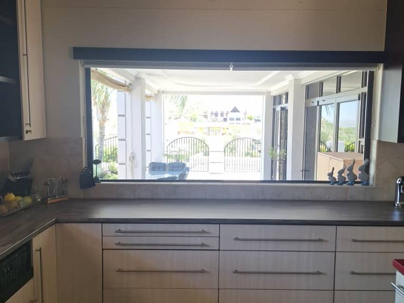 Entertain & Relax: Stunning Home with Wine Cellar in Ludwigsdorf - Photo 9