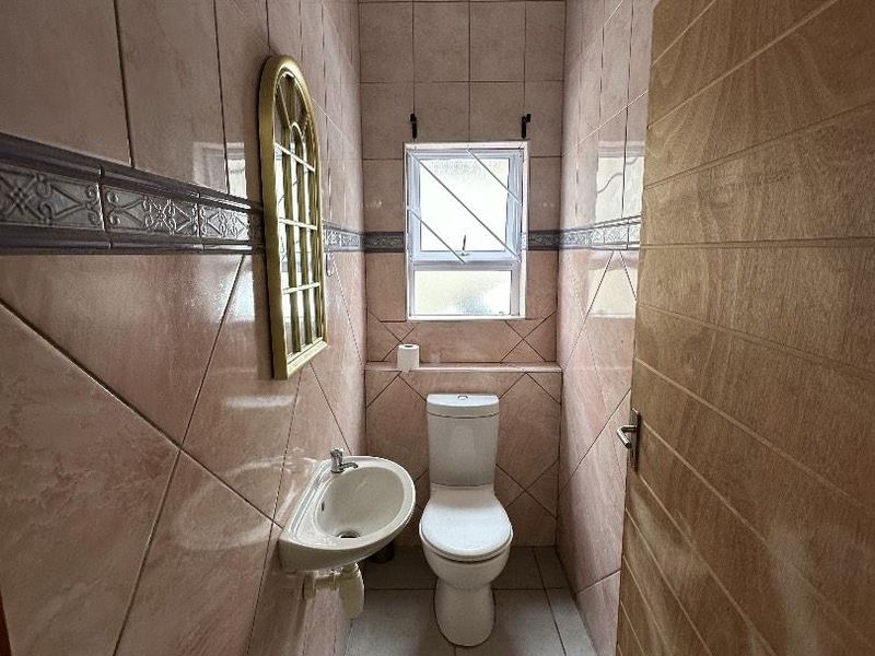 SPACIOUS 4 BEDROOM HOME WITH FLATLET AND GARDEN FOR RENT, SWAKOPMUND, VINETA - Photo 8