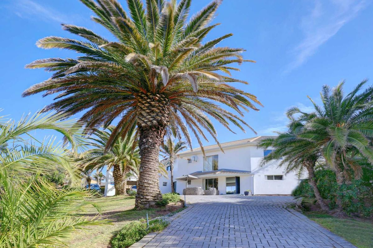 Coastal retreat with exceptional family space in idyllic surrounds - Photo 4