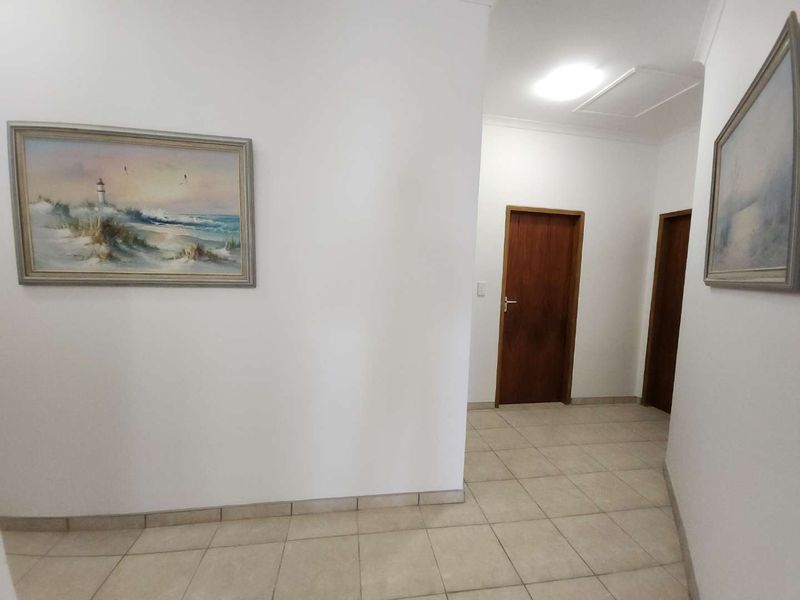 This house in Sunbay is newly repainted. - Photo 10