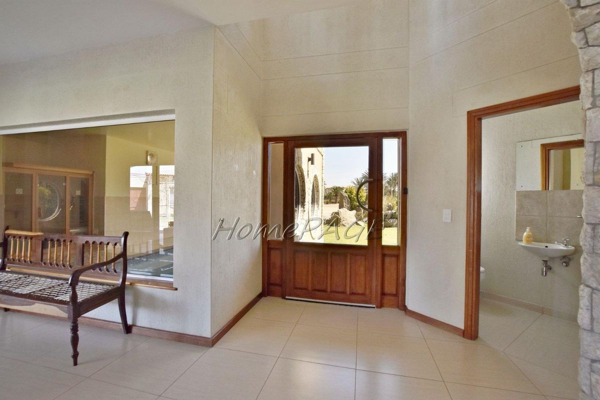 Rossmund, Swakopmund:  Property with total 8 Bedrooms is for Sale - Photo 3