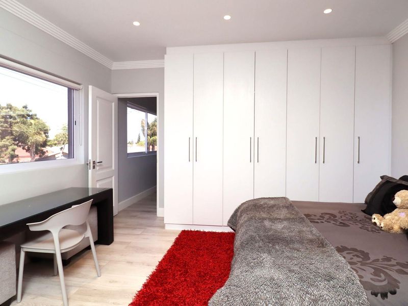Hidden Gem in Oakdale- Newly renovated apartment - Photo 8