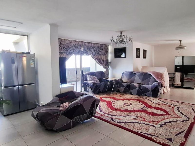 Penthouse Suite For Sale With Open Balcony Experience!! - Photo 3