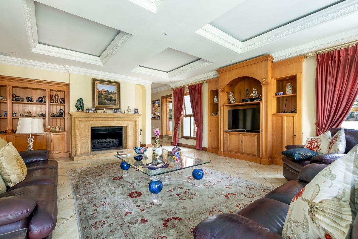 Elegant 4 Bedroom Family Home for Sale in Dainfern Golf Estate - Photo 5