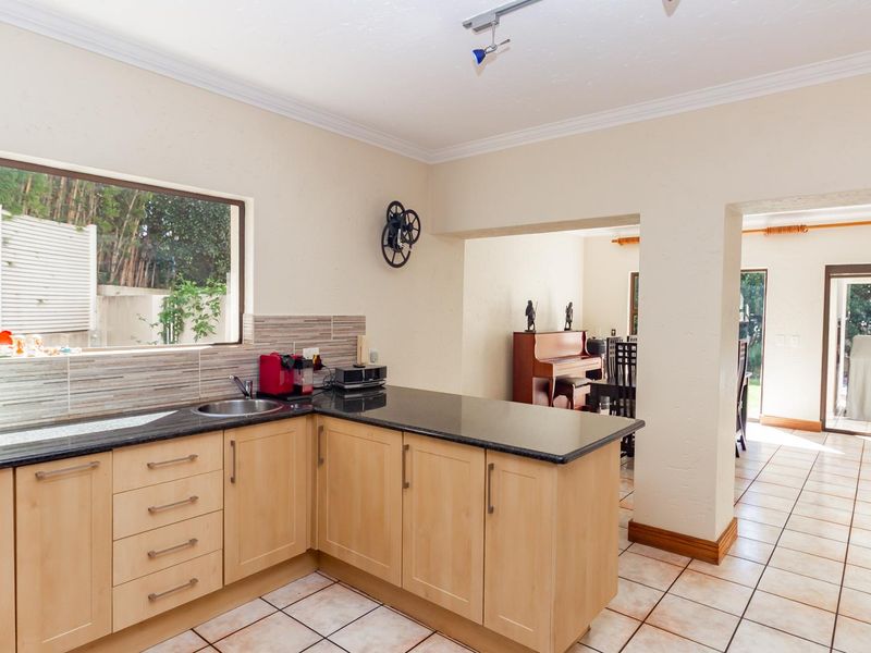 4 Bedroom House to Rent in Dainfern Golf Estate - Photo 6