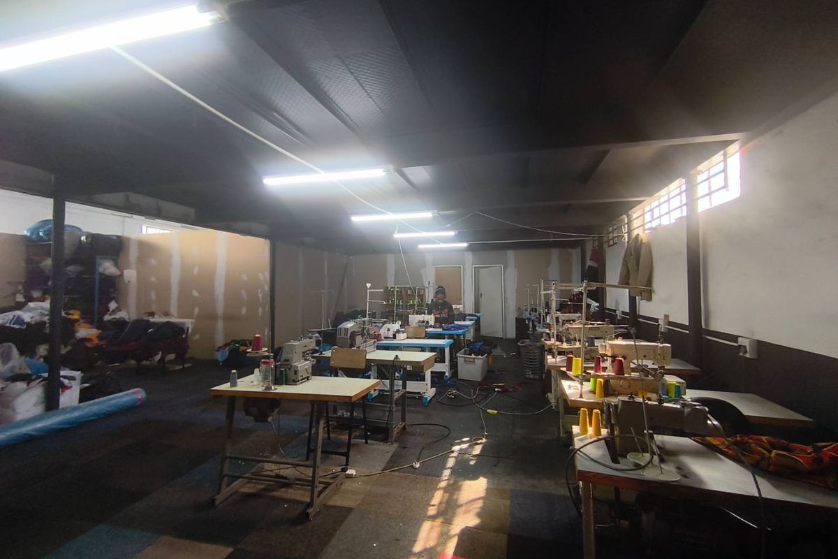 900m2 Factory or Warehouse To Let in New Doornfontein - Photo 4