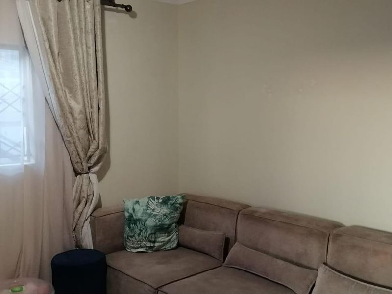 Riverside View R 1 250 000 For extended Families with 2 additional cottages. - Photo 7