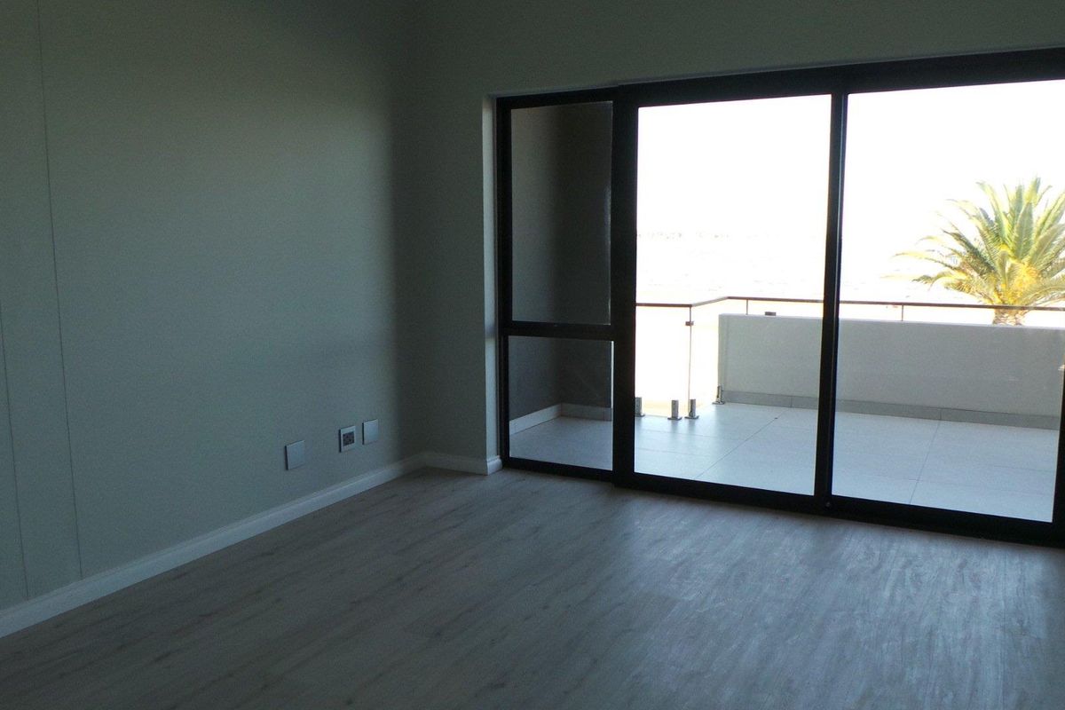 Excellent Location on Lagoon - Top end finishes - Designer Home! - Photo 4