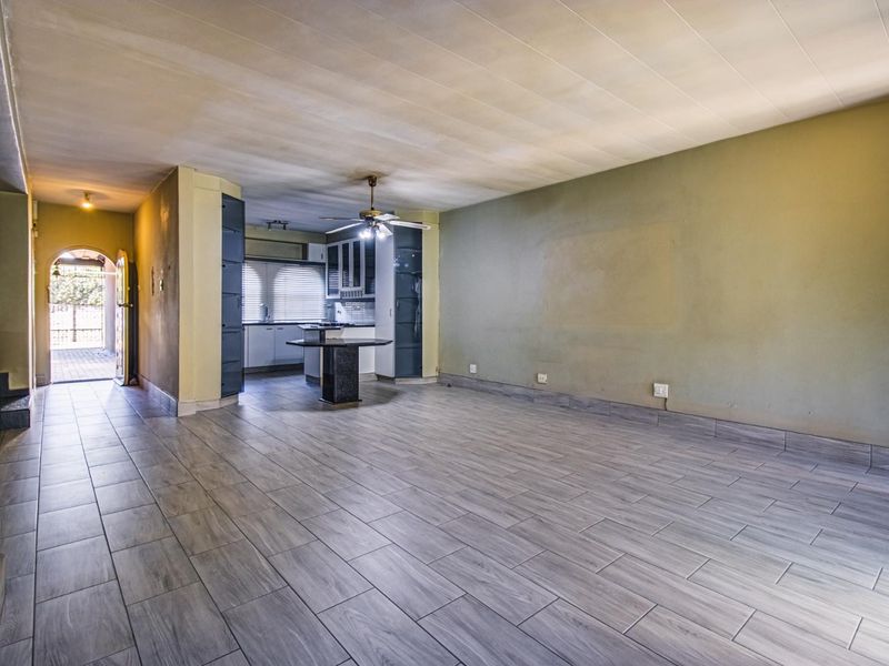 Secure living in the heart of Goedeburg! - Photo 3