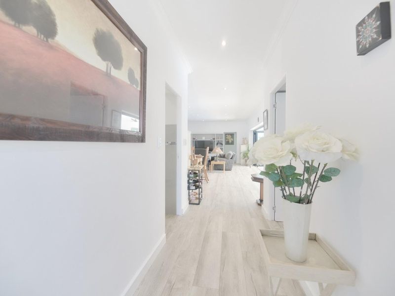 Exquisite Holiday Rental - Photo 10