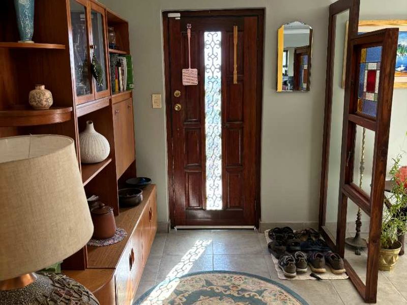 Location, Views, Space, and a Beautifully Updated Interior — Exceptional Value in Upper Darling - Photo 5