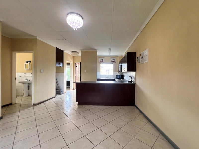 Enjoy Peace of Mind and Low Maintenance Luxury. - Photo 7