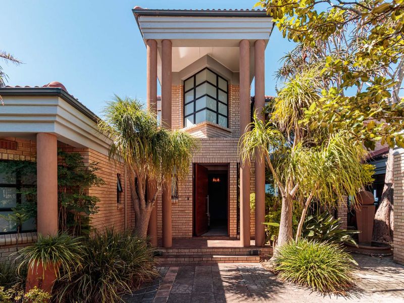 Lovemore Heights – 6 Bedroom Multi family home with flatlet - Photo 2